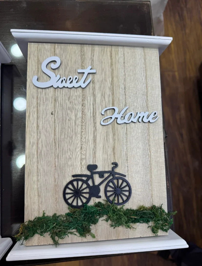 Vintage Wooden Wall Mounted Key Box, Wall Mounted 6 Hook Key Holder