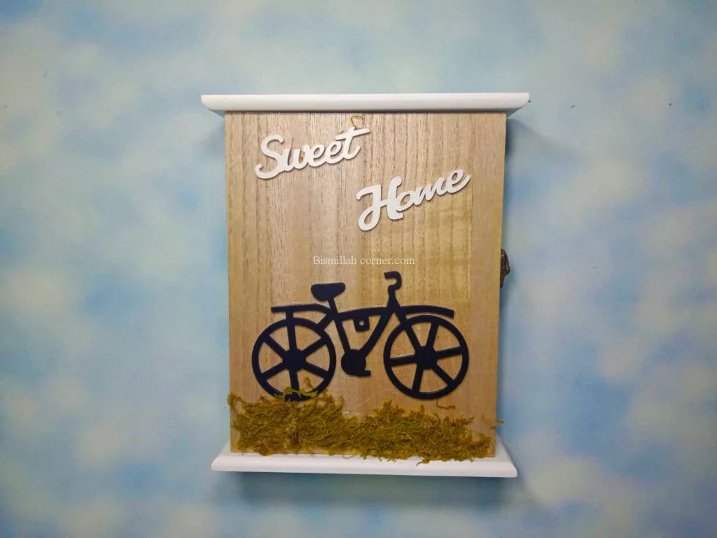 Vintage Wooden Wall Mounted Key Box, Wall Mounted 6 Hook Key Holder